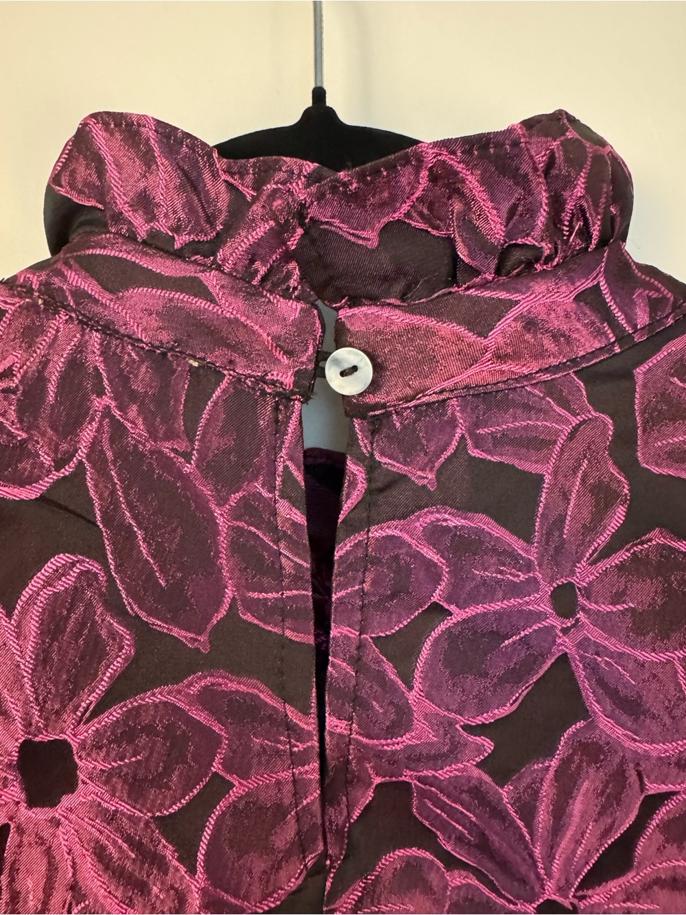 Entro Floral Jacquard Ruffle Sleeve Blouse L Magenta Black - Picture 9 of 13
